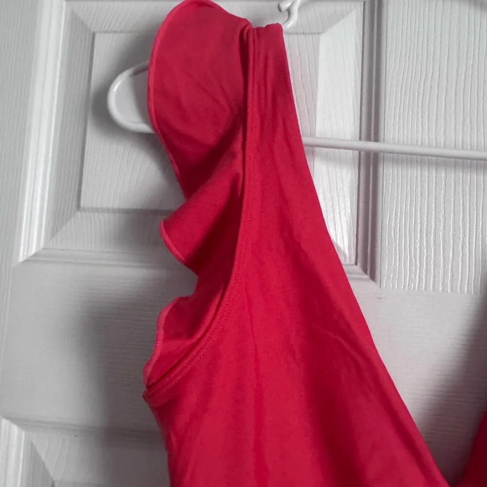 Summersalt The Ruffle Backflip - Picture 5 of 11